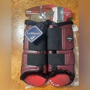 Lemieux brushing boots.